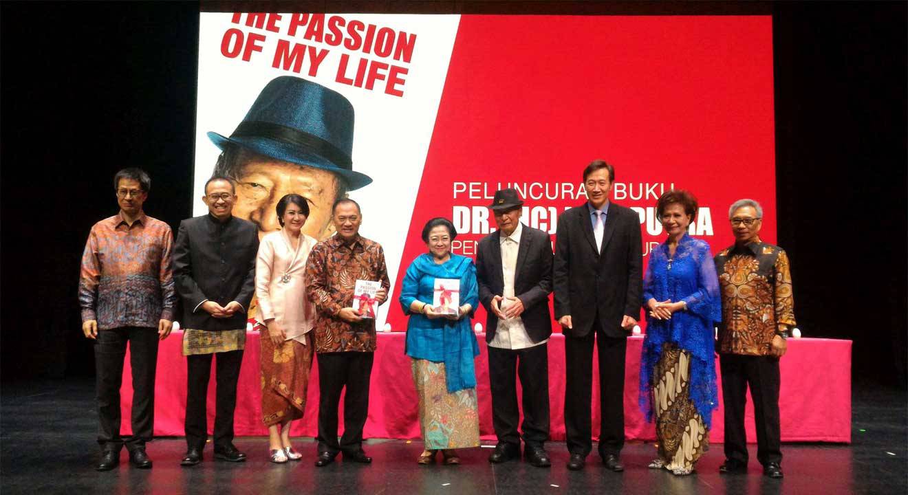 Ir. Ciputra Luncurkan Buku Biografi di Founders Day Ciputra Group 36th